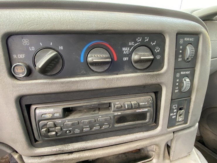 1996-chevrolet-astro-image-20