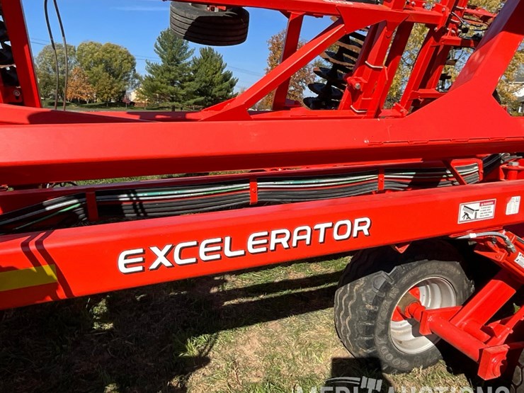 2016-kuhn-krause-8005-excelerator-verticle-tillage-tool-image-22