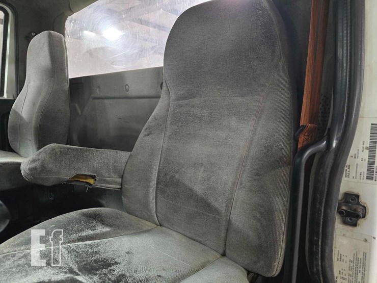 2017-international-transtar-8600-image-11