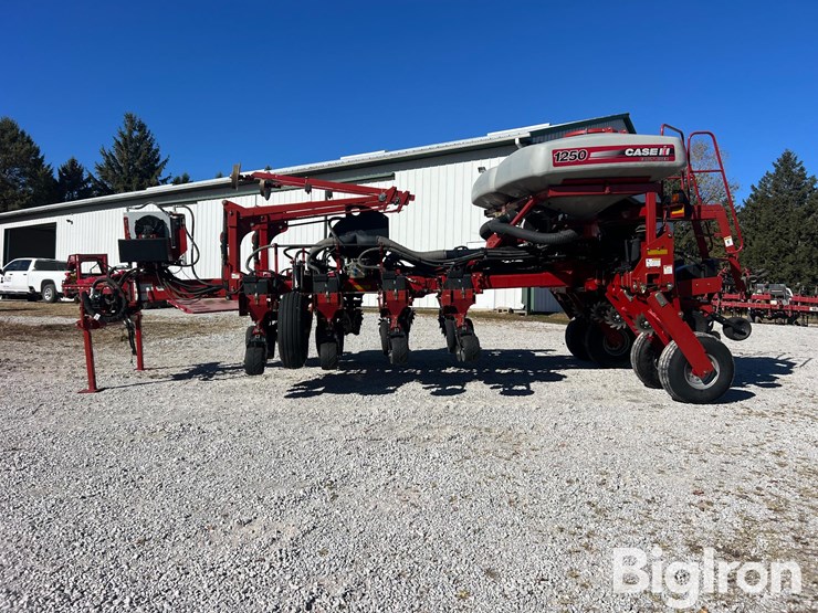 2013-case-ih-1250-image-8