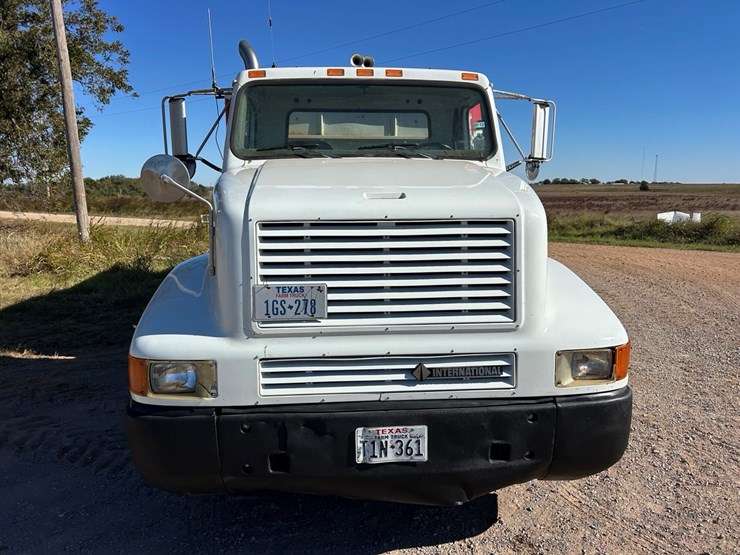 1995-international-8200-image-11