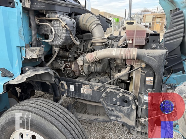 2019-kenworth-t680-image-16