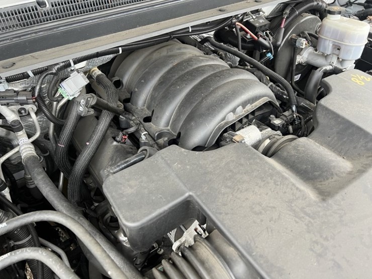 2016-chevrolet-tahoe-image-12