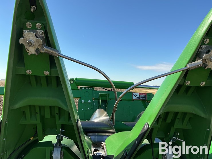 2024-john-deere-c12f-image-17