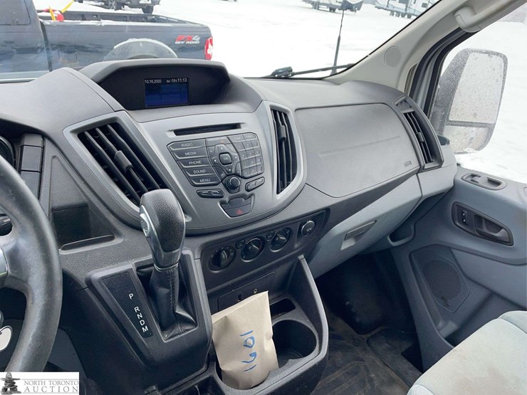 2016-ford-transit-image-56