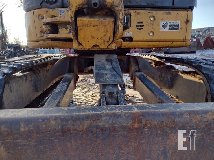 2013-deere-35d-image-21