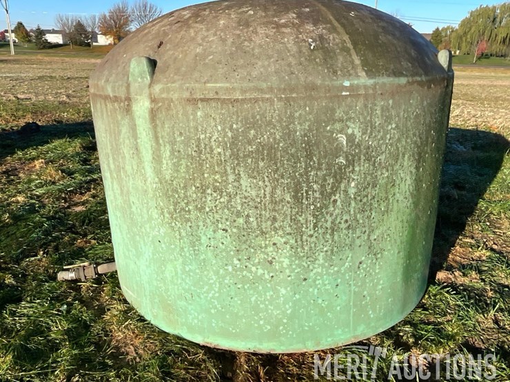 green-1,400-gallon-poly-tank-image-6