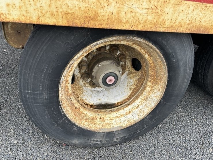 1993-interstate-24'-t/a-equipment-trailer-image-12