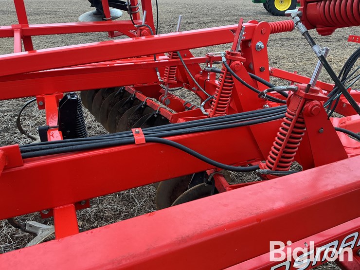 2013-kuhn-krause-6200-27-image-18