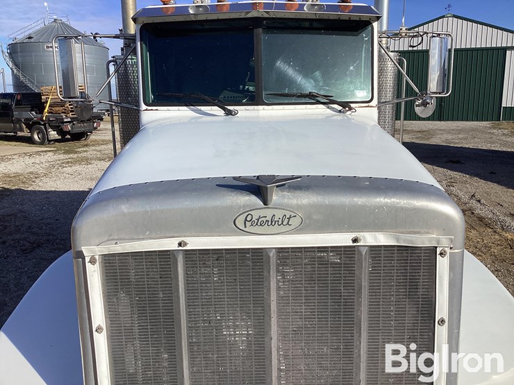 1995-peterbilt-377-image-11