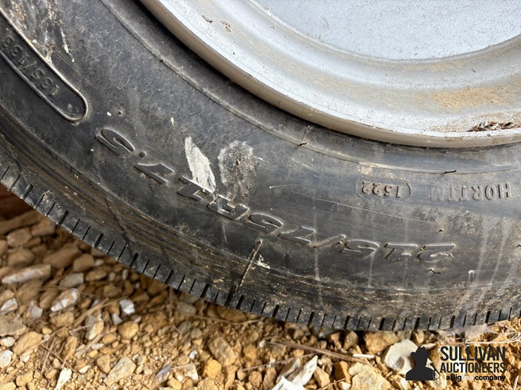 provider-215/75r17.5-on-8-bolt-rim-image-3