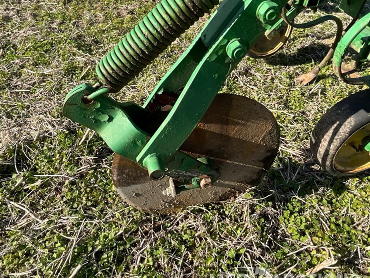 john-deere-8-image-13