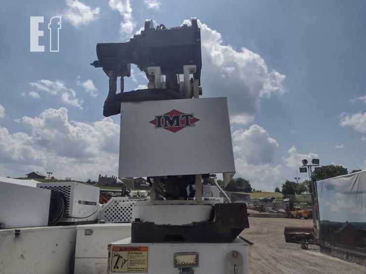 18-ford-f550-image-32