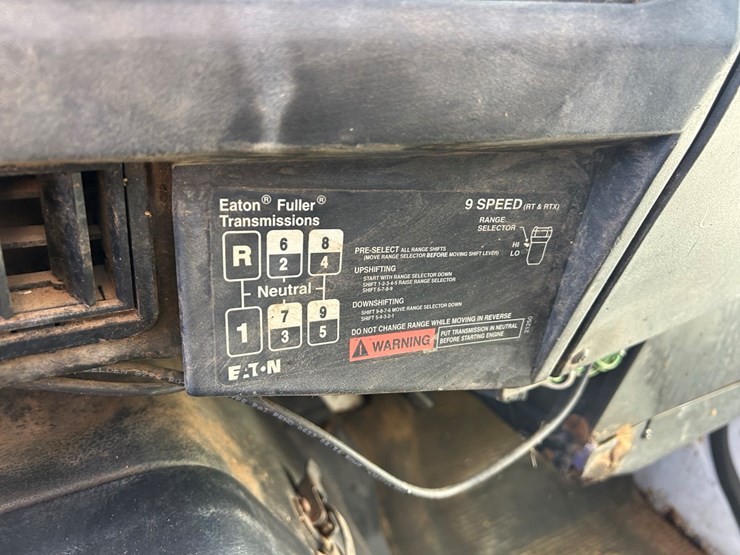 1995-international-8200-image-24