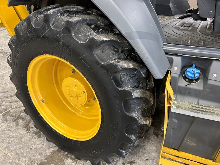 2021-deere-310sl-hl-image-77