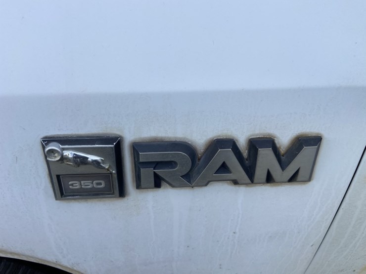 1990-dodge-ram-350-image-15