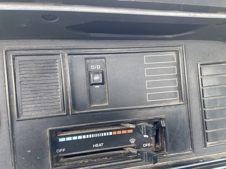 1990-dodge-ram-350-image-21