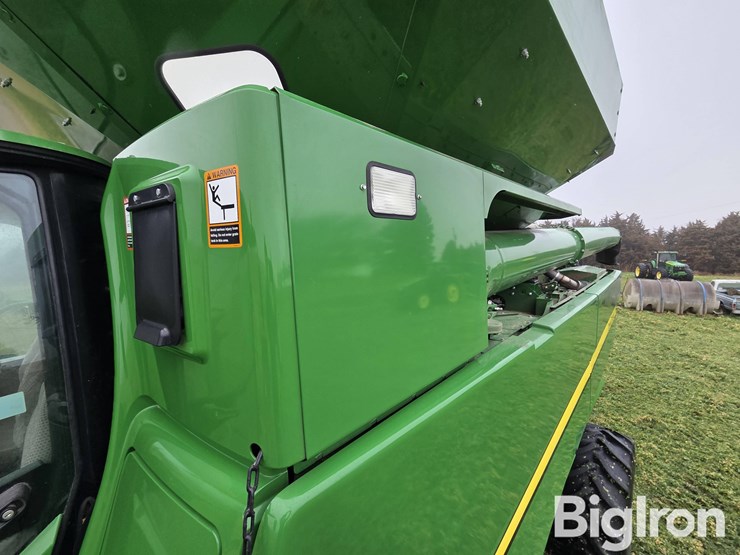2015-john-deere-s660-image-9