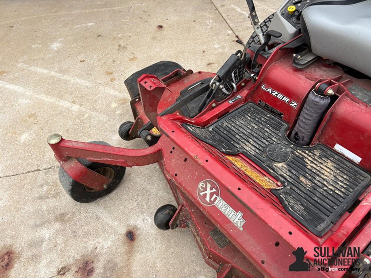 2019-exmark-lzx921gka726c1-72"-zero-turn-mower-image-12