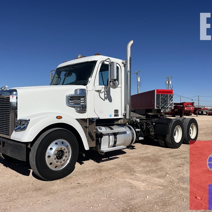 2020 FREIGHTLINER CORONADO 122 SD