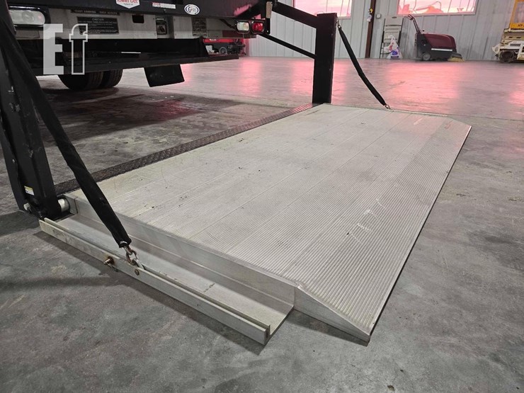 2006-ford-e350-sd-image-12