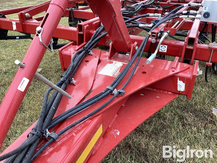 2023-case-ih-255-image-15