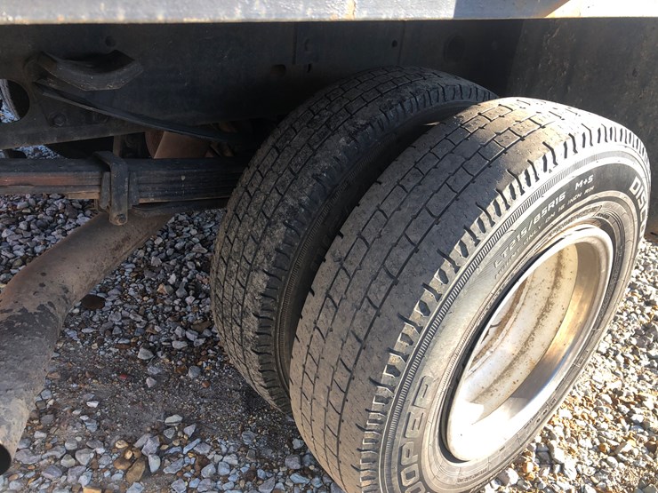 2006-chevrolet-3500-image-9