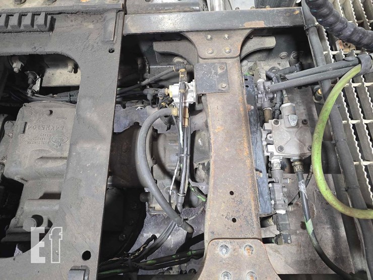 2005-mack-vision-cxn613-image-35