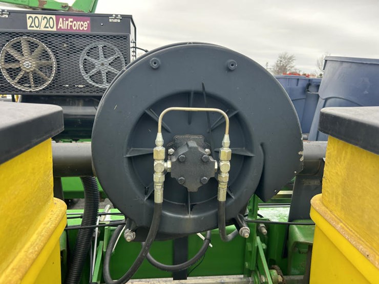 john-deere-1770-image-44