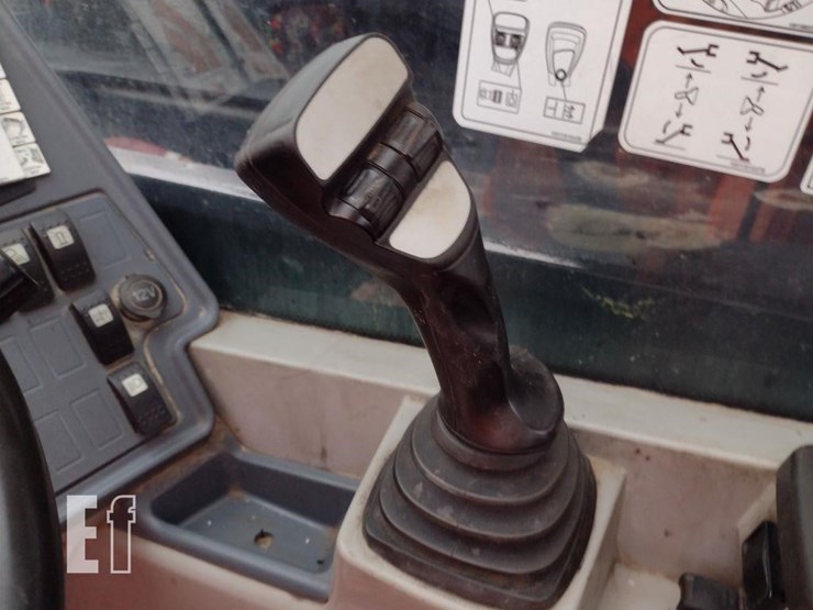 2016-jlg-1255-image-10