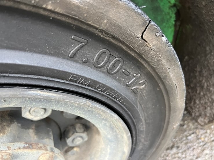 2008-mitsubishi-fg25n-image-14