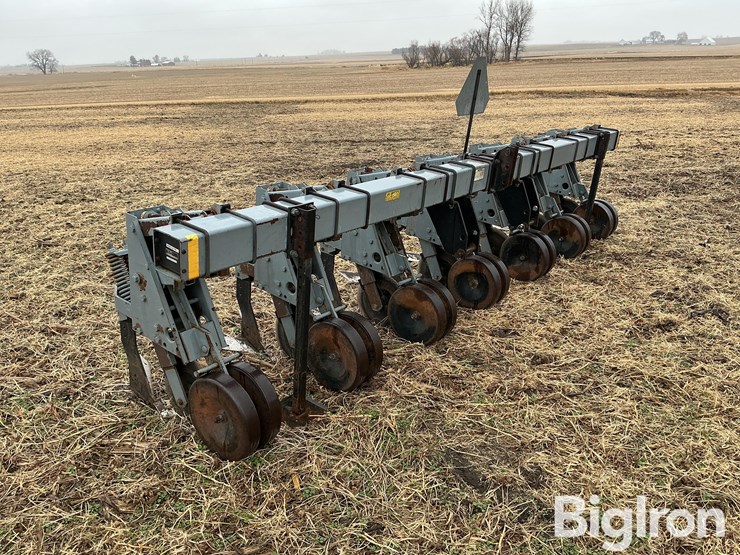 hiniker-6-row-3-pt-30”-cultivator-image-3