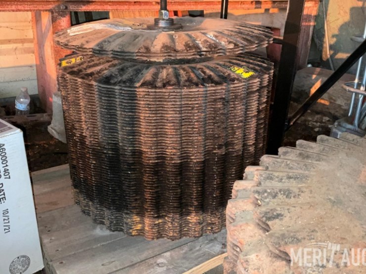 pallet-of-kuhn-krause-parts-image-4