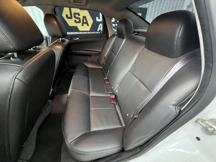 2014-chevrolet-impala-sedan-image-20