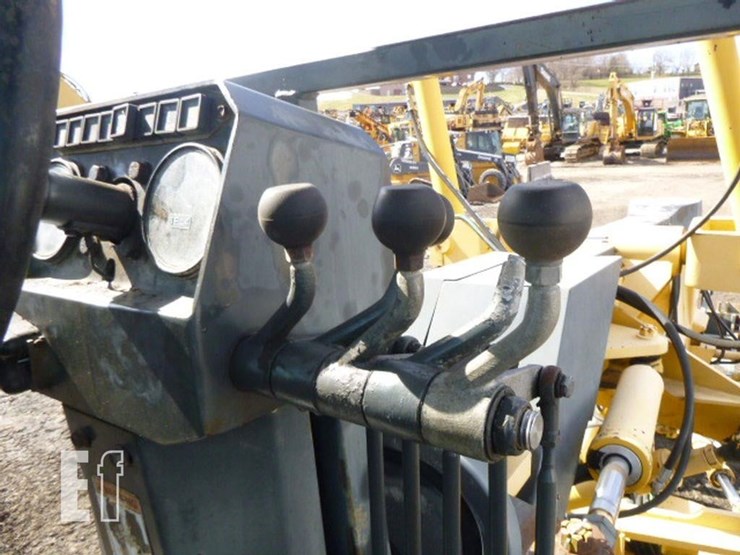 2004-volvo-g86-image-9