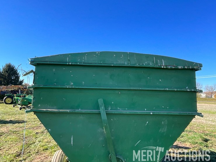 tandem-axle-2-compartment-feed-wagon-image-26