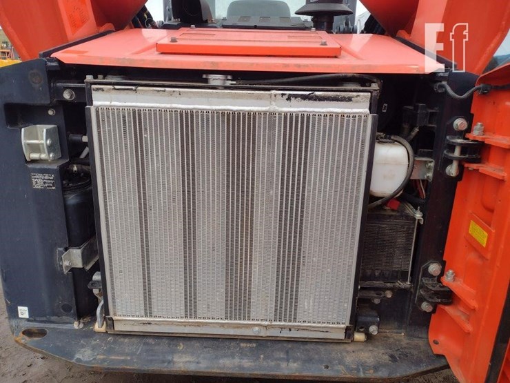 2017-kubota-svl95-2s-image-35