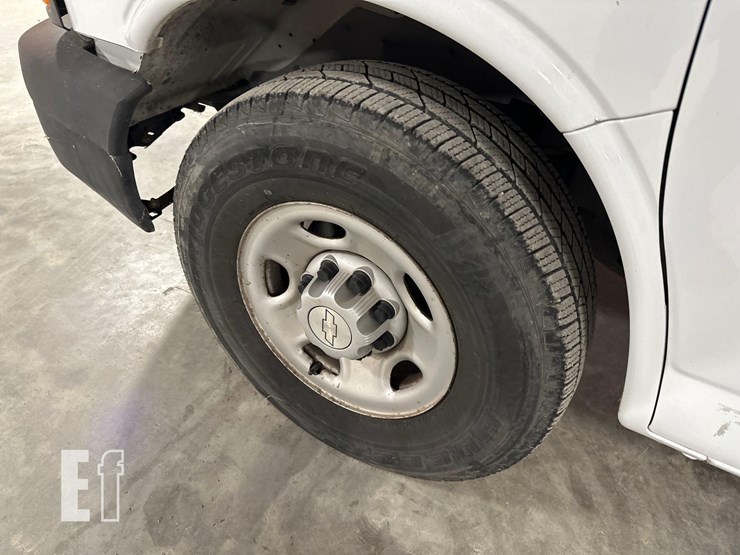 2018-chevrolet-express-2500-image-23