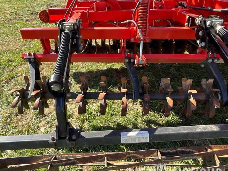 2016-kuhn-krause-8005-excelerator-verticle-tillage-tool-image-35