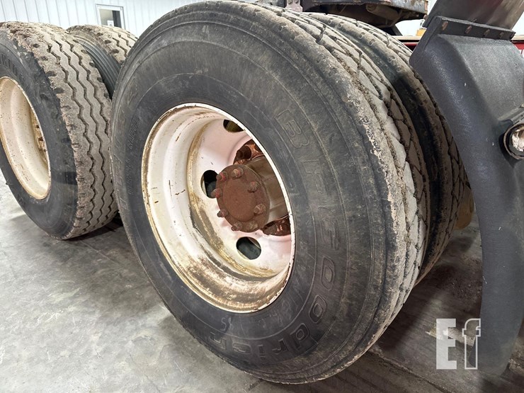 2006-kenworth-t800-image-19