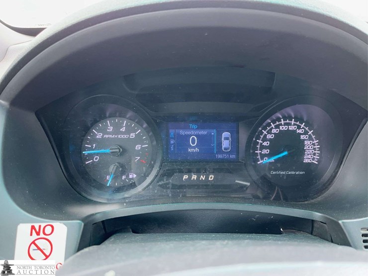 2015-ford-explorer-image-17