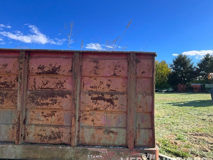 metal-barge-box-on-john-deere-running-gear-image-30