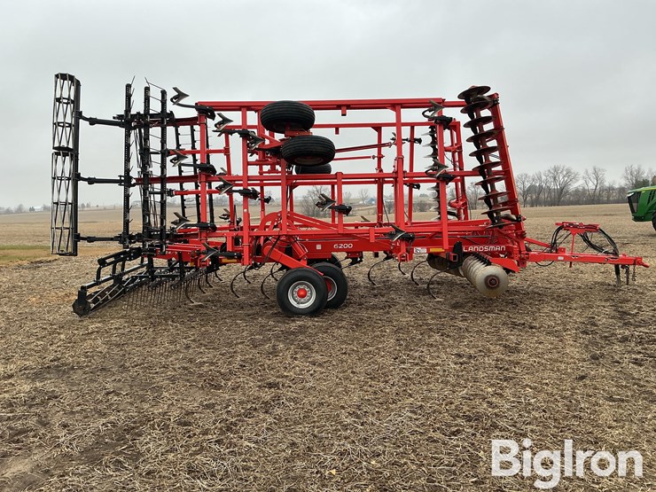 2013-kuhn-krause-6200-27-image-4