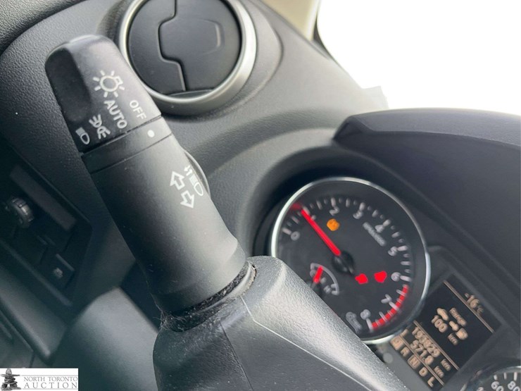 2013-nissan-rogue-image-22