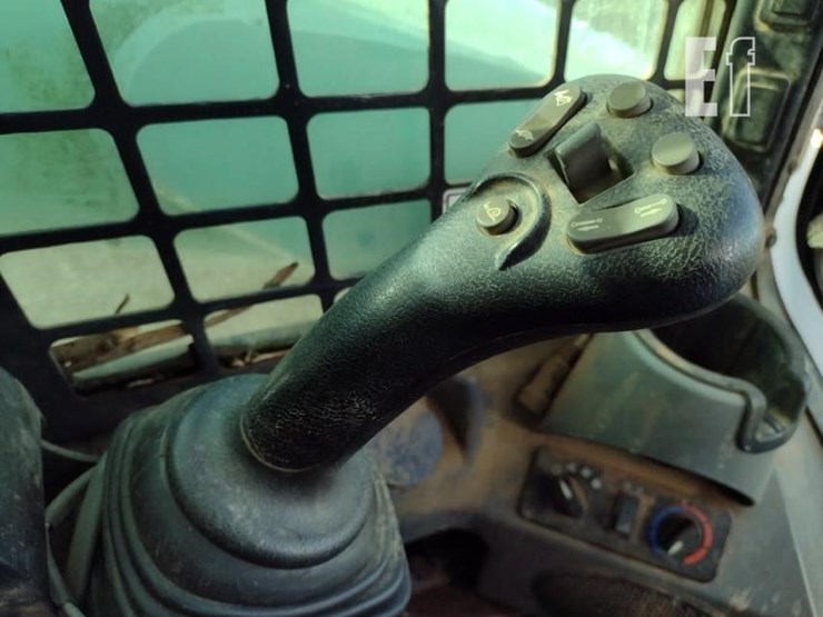 2019-bobcat-t770-image-12