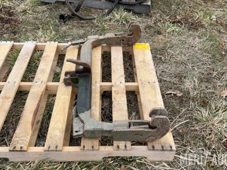 john-deere-quick-hitch-image-4