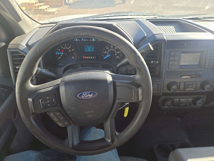 2020-ford-f150-xl-image-13