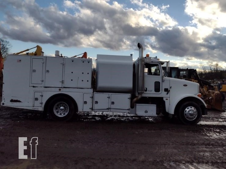 2008-peterbilt-365-image-3