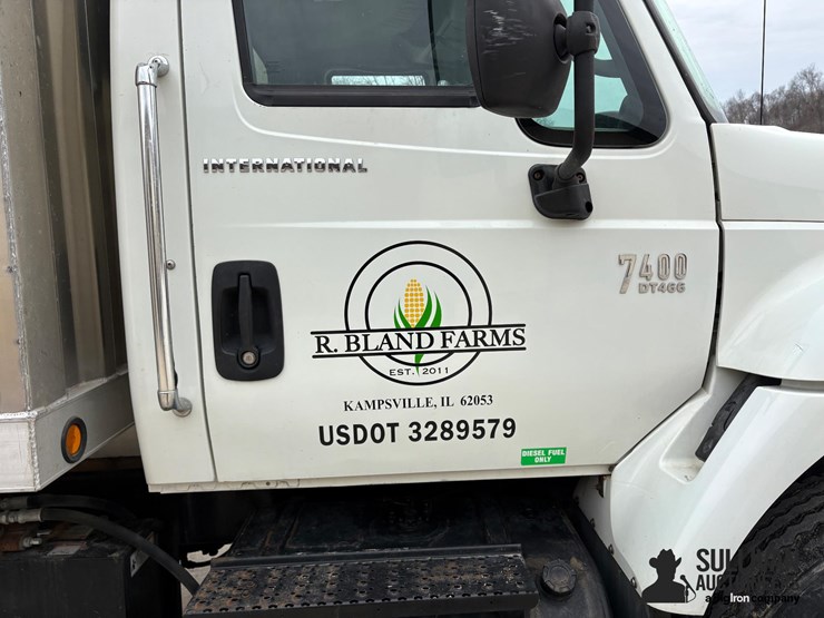 2004-international-7400-image-17