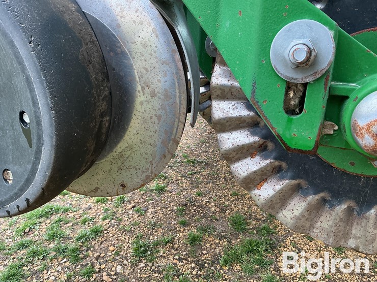 2025-john-deere-db60-image-15